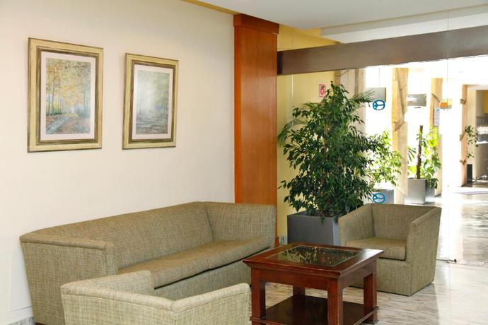 Imagen de los interiores del Apartamentos Suites ROC Portonova. Foto 16