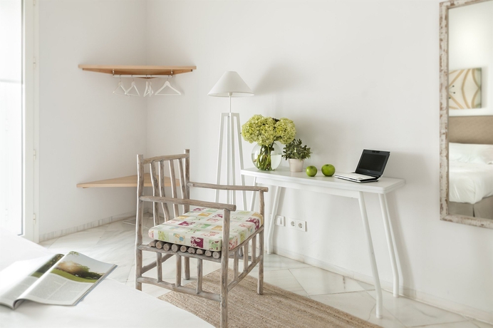Imagen de la habitación del Apartamentos Suites Sevilla Plaza. Foto 8