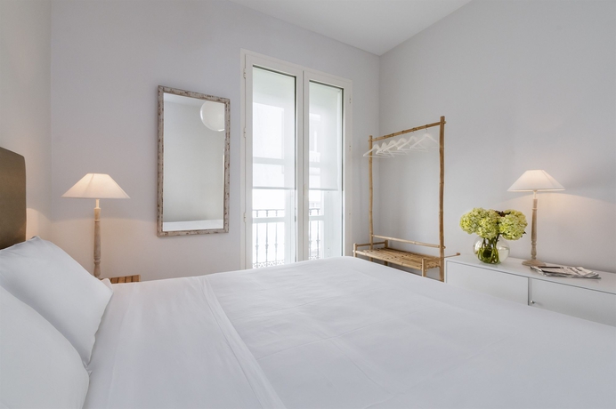 Imagen de la habitación del Apartamentos Suites Sevilla Plaza. Foto 10