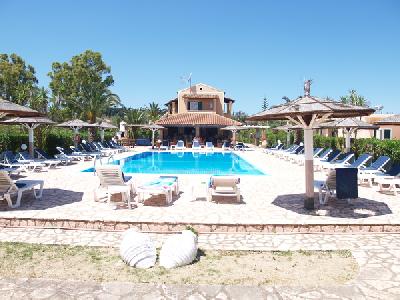Imagen de la piscina del Apartamentos Sunrise Apartments, Kavos. Foto 6