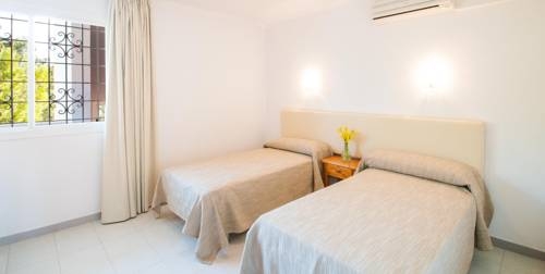 Imagen general del Apartamentos Sunset Oasis Ibiza- Adults Only. Foto 1