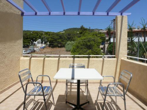 Imagen general del Apartamentos Sylvia, Aegina. Foto 3