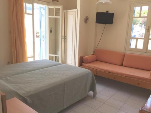 Imagen general del Apartamentos Sylvia, Aegina. Foto 4