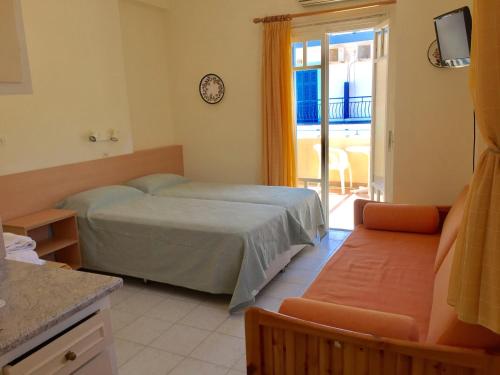 Imagen general del Apartamentos Sylvia, Aegina. Foto 5