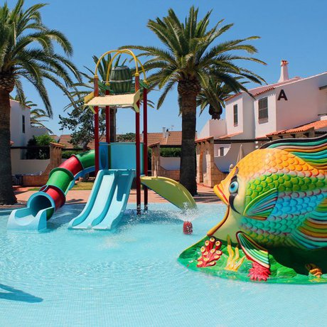 Imagen de la piscina del Apartamentos Talayot. Foto 12