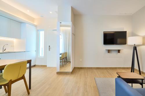 Imagen de la habitación del Apartamentos Tandem Pópulo. Foto 11