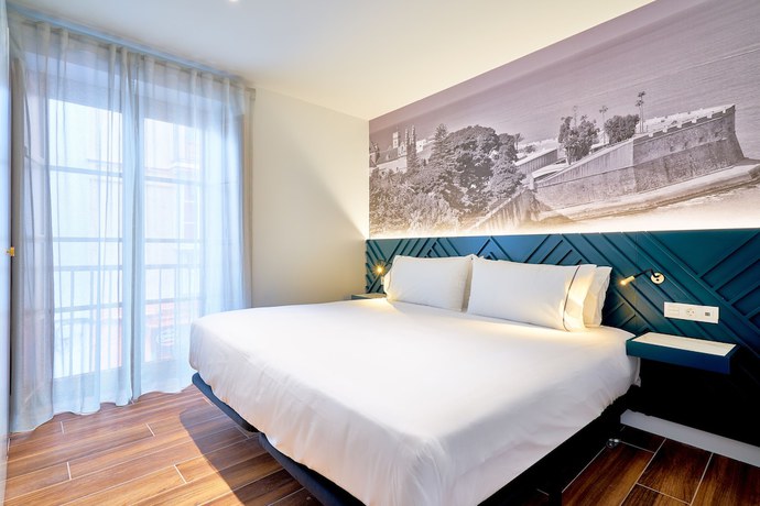 Imagen de la habitación del Apartamentos Tandem Torres De Cádiz Suites. Foto 2