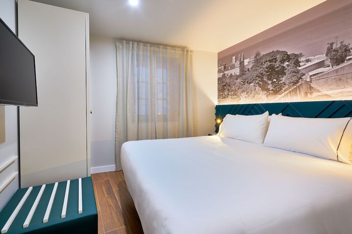 Imagen de la habitación del Apartamentos Tandem Torres De Cádiz Suites. Foto 9