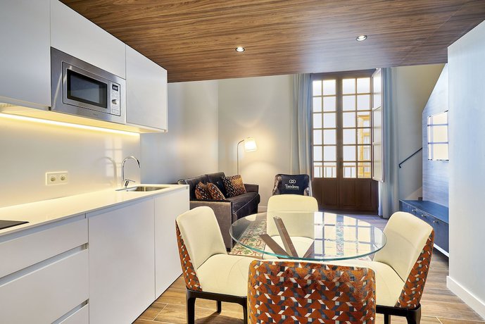 Imagen de la habitación del Apartamentos Tandem Torres De Cádiz Suites. Foto 12