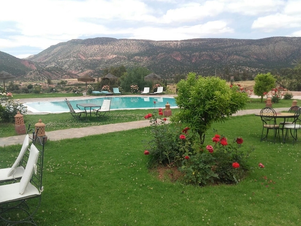 Imagen de la piscina del Apartamentos Tatfi De L'atlas. Foto 17