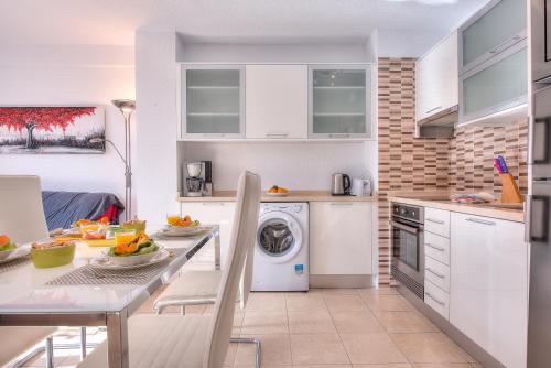 Imagen de la habitación del Apartamentos Tenerife South, Los Cristianos. Foto 20