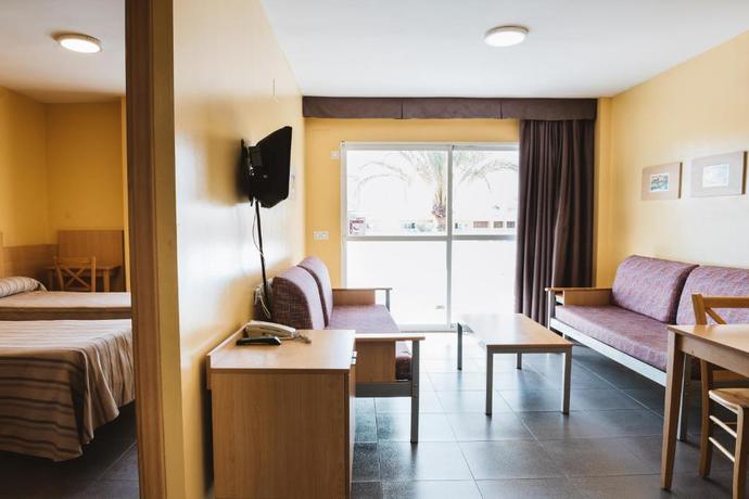 Imagen de la habitación del Apartamentos Terralta, Benidorm - Playa Poniente. Foto 6