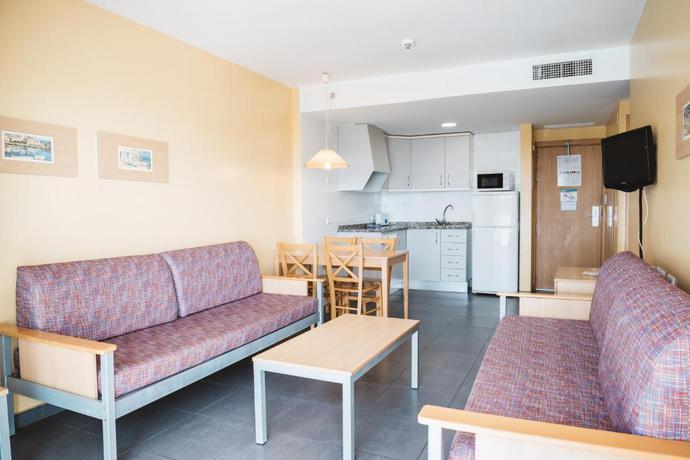 Imagen de la habitación del Apartamentos Terralta, Benidorm - Playa Poniente. Foto 9