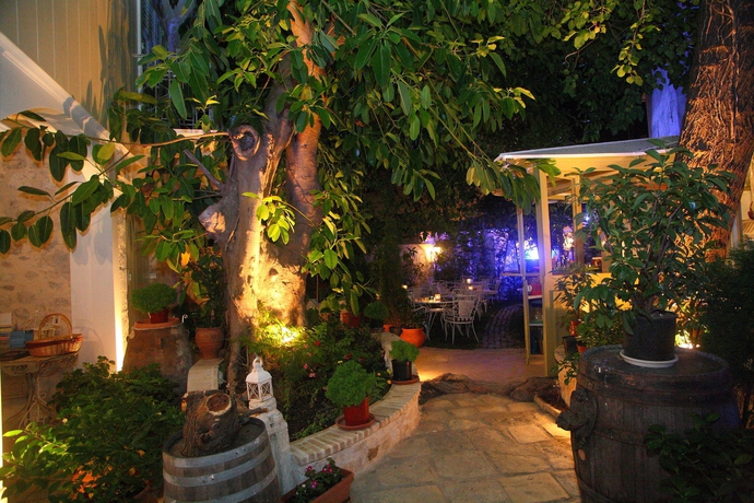 Imagen de los exteriores del Apartamentos The Aigli. Foto 5