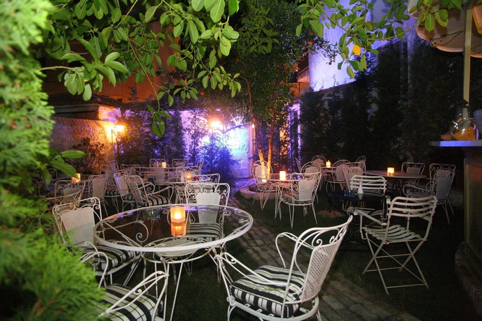 Imagen de los exteriores del Apartamentos The Aigli. Foto 6