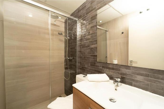 Imagen de la habitación del Apartamentos The Hive Boutique - Adults Only. Foto 11