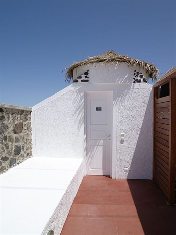 Imagen de los exteriores del Apartamentos The Noverian Bios Santorini Boutique. Foto 8