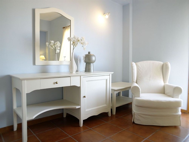 Imagen de los interiores del Apartamentos The Noverian Bios Santorini Boutique. Foto 11