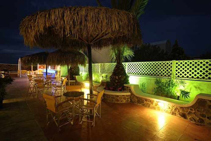 Imagen de los exteriores del Apartamentos The Noverian Bios Santorini Boutique. Foto 9