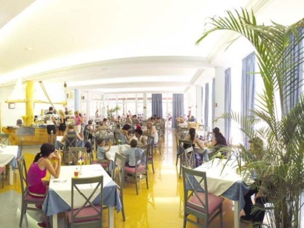 Imagen general del Apartamentos The Palm Star Ibiza. Foto 2