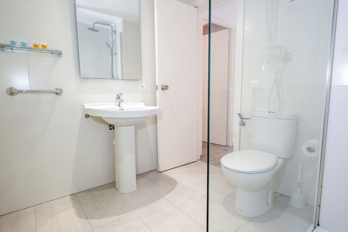Imagen de la habitación del Apartamentos The Palm Star Ibiza. Foto 4
