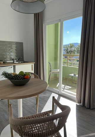 Imagen de la habitación del Apartamentos The Palm Star Ibiza. Foto 8