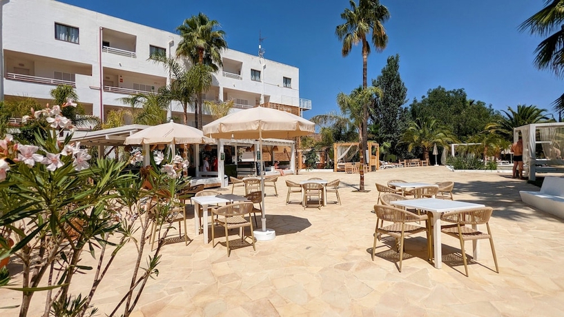 Imagen de la habitación del Apartamentos The Palm Star Ibiza. Foto 16