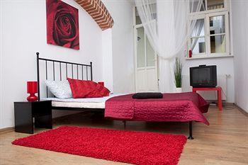 Imagen general del Apartamentos The Secret Garden Apartment Jozefa. Foto 7