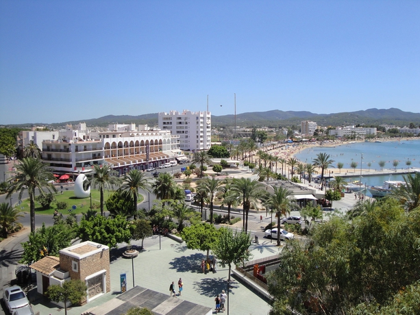 Imagen general del Apartamentos The White Apartments By Ibiza Feeling - Adults Only. Foto 1