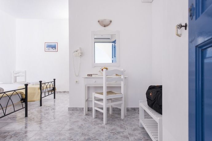 Imagen de la habitación del Apartamentos Thira's Dolphin. Foto 7