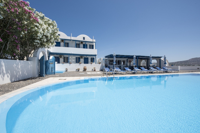 Imagen de la piscina del Apartamentos Thira's Dolphin. Foto 16