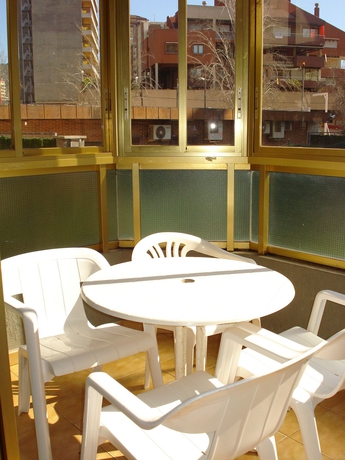 Imagen de los interiores del Apartamentos Torre Gerona. Foto 6