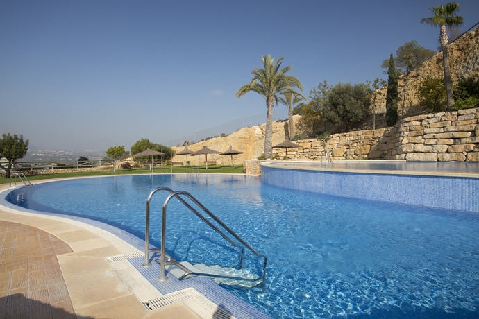 Imagen de la piscina del Apartamentos Torre Lugano Sky. Foto 11