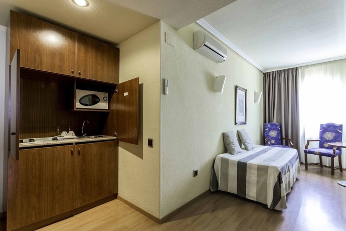 Imagen de la habitación del Apartamentos Torreluz. Foto 4