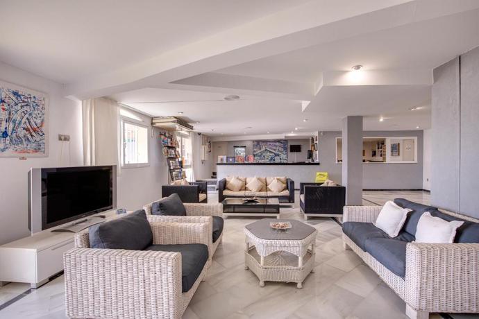 Imagen de los interiores del Apartamentos Torrenueva Park. Foto 10