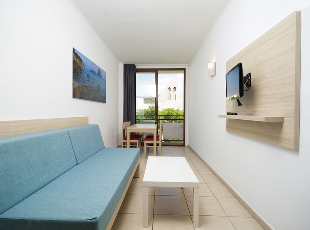 Imagen de la habitación del Apartamentos Tramuntana, San Antonio [Centro]. Foto 6