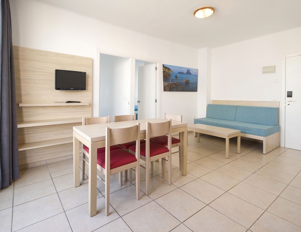 Imagen de la habitación del Apartamentos Tramuntana, San Antonio [Centro]. Foto 7