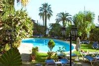 Imagen de la piscina del Apartamentos Tropicana, Torremolinos. Foto 4