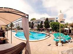 Imagen de la piscina del Apartamentos Tur Palas. Foto 7