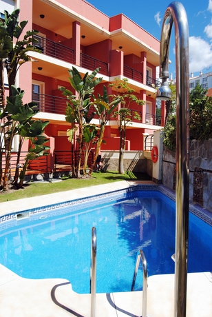 Imagen de la piscina del Apartamentos Tur&iacute;sticos A&ntilde;oreta. Foto 6