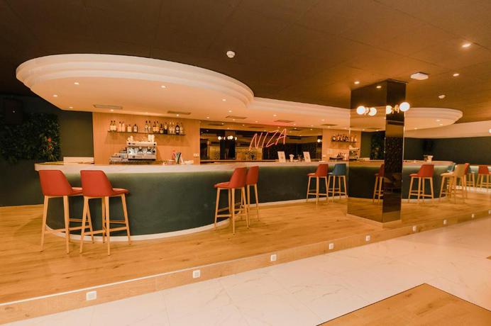 Imagen general del Apartamentos Turísticos Jardines del Plaza. Foto 1