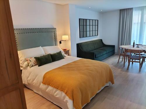 Imagen de la habitación del Apartamentos Turísticos La Plaza Chipiona. Foto 4