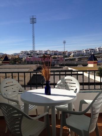 Imagen de los exteriores del Apartamentos Turísticos Las Rosas De Capistrano. Foto 12