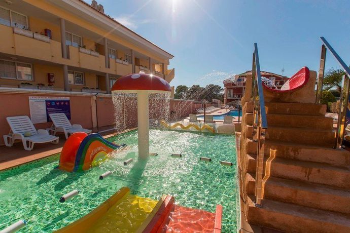 Imagen de la piscina del Apartamentos Turísticos Playa Mar. Foto 14