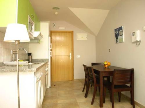 Imagen de la habitación del Apartamentos Turísticos Playa de Tapia. Foto 4