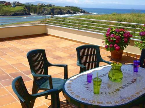 Imagen de la habitación del Apartamentos Turísticos Playa de Tapia. Foto 11