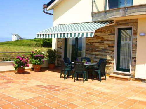 Imagen de los exteriores del Apartamentos Turísticos Playa de Tapia. Foto 17