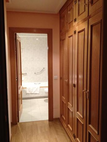 Imagen de la habitación del Apartamentos Turísticos Puerta De León. Foto 8