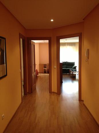 Imagen de la habitación del Apartamentos Turísticos Puerta De León. Foto 9