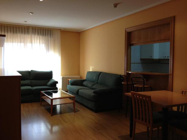 Imagen de la habitación del Apartamentos Turísticos Puerta De León. Foto 11